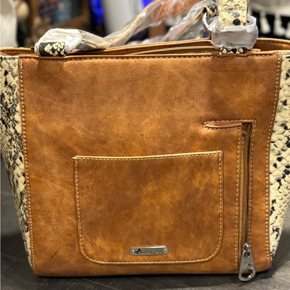 Montana West Tote - Picture 3 of 7